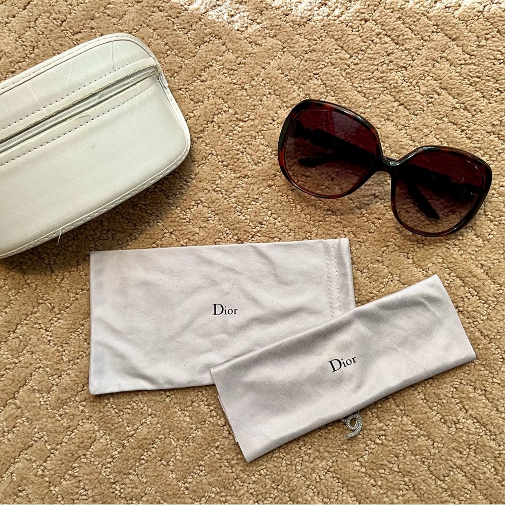 Dior oversized sunglasses 😎